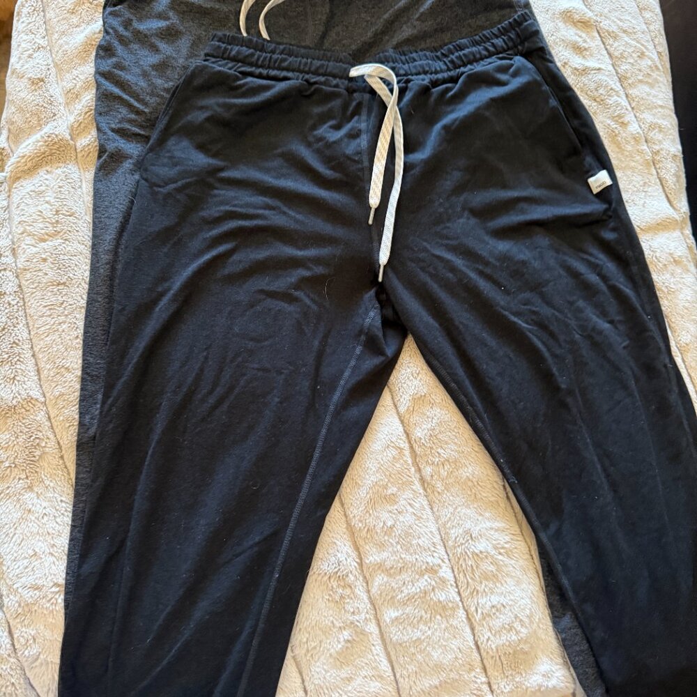 2 PAIR OF VUORI WOMEN'S PERFORMANCE JOGGERS